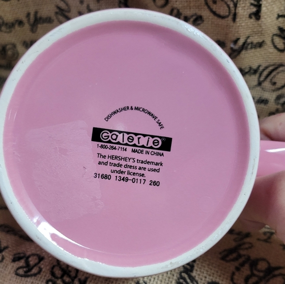 Hershey's Pink w/hearts jumbo coffee Mug limited edition - Picture 4 of 8
